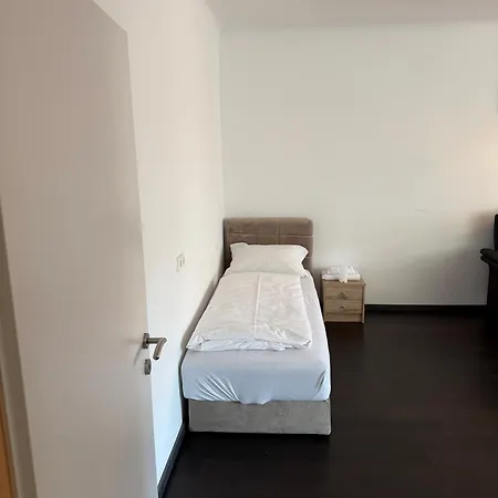 Schoene 3-Br Wohnung 1 Minute Zur U-Bahn Vienna Exterior photo
