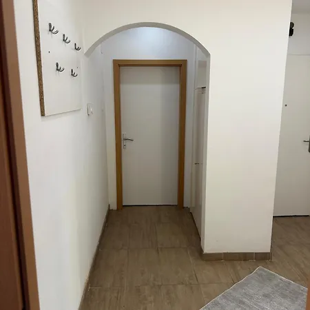 Schoene 3-Br Wohnung 1 Minute Zur U-Bahn Vienna Exterior photo